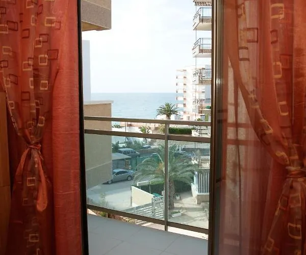Apart. A-dorada